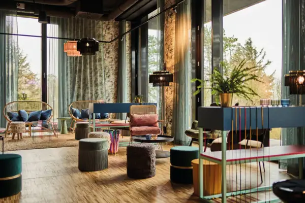 Drifter's Hang Out Bar St. Peter-Ording Verschiedene Sitzecken in der Drifter's Hang Out Bar in St. Peter-Ording